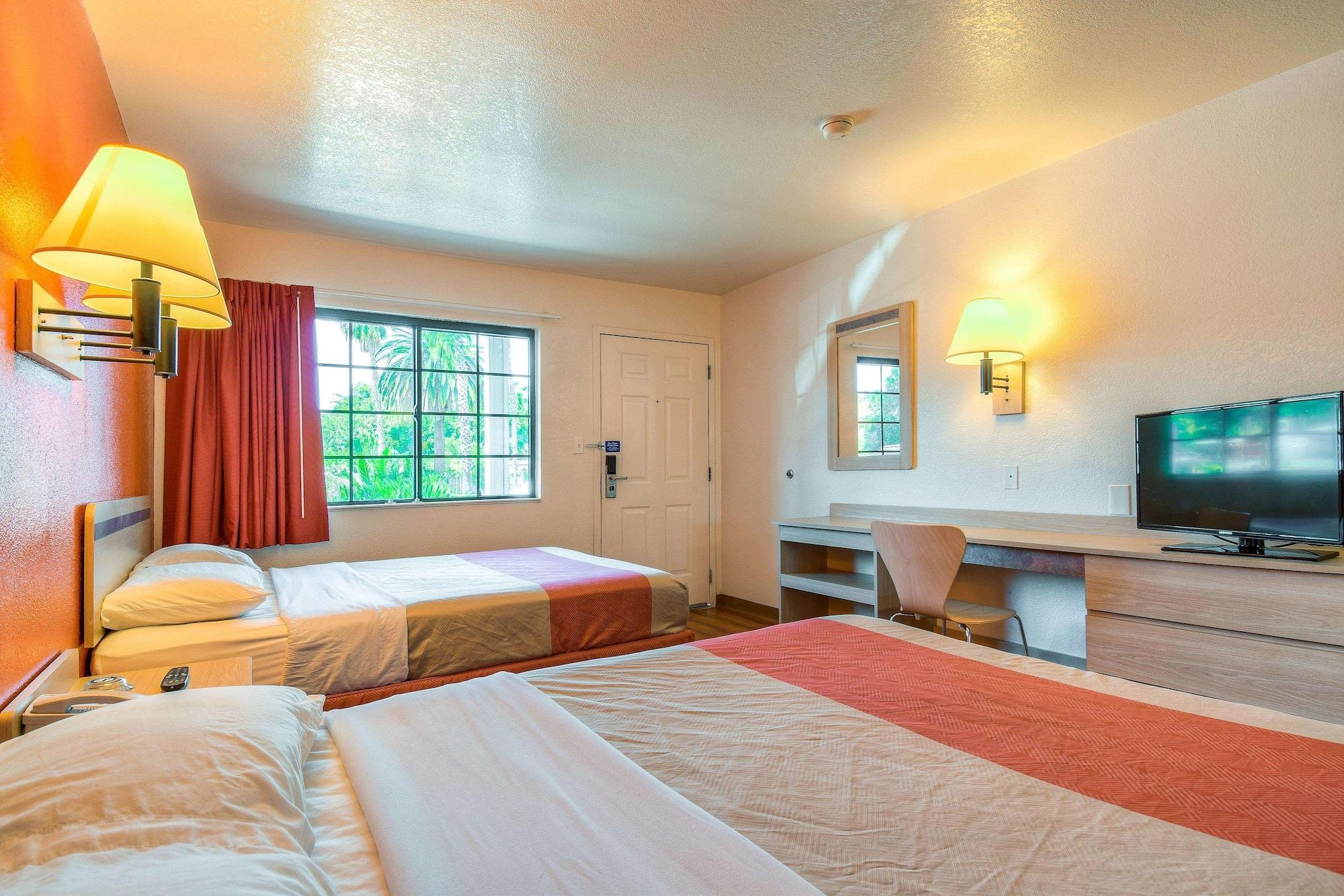 Motel 6-Pomona, Ca - Los Angeles Esterno foto